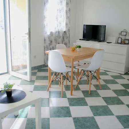 Rube 2 Fuer 4 Personen By Interhome Lejlighed