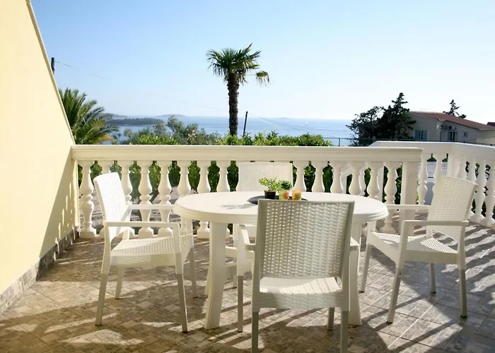 Apartment Rube 2 Fuer 4 Personen By Interhome Primosten