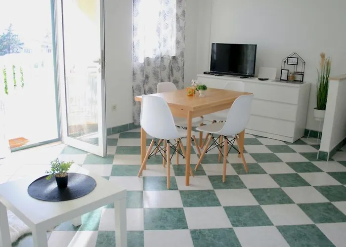 Rube 2 Fuer 4 Personen By Interhome Apartment